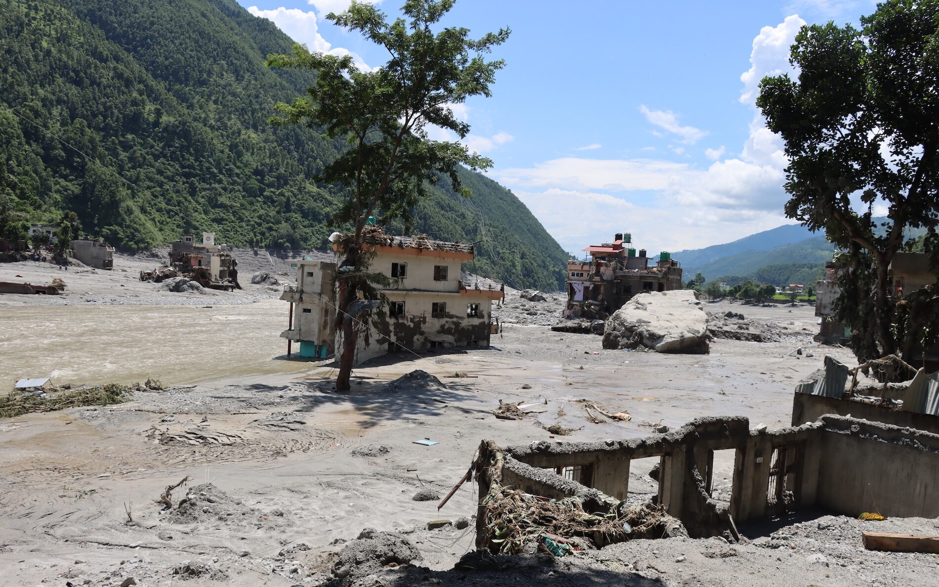 Distruzione a Rasuwa dopo la valanga e l'inondazione del 26 agosto 2026. Foto per gentile concessione dell'ong ASIA
